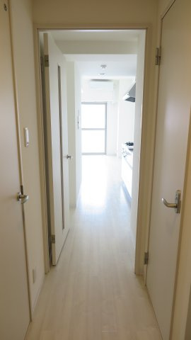 グラース難波イーストの玄関
