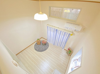 【展望】 | ロフトからの景観です！天井が高く、開放感のある洋室7帖のお部屋です☆