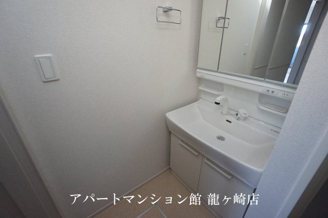 レフィナードＢの独立洗面台