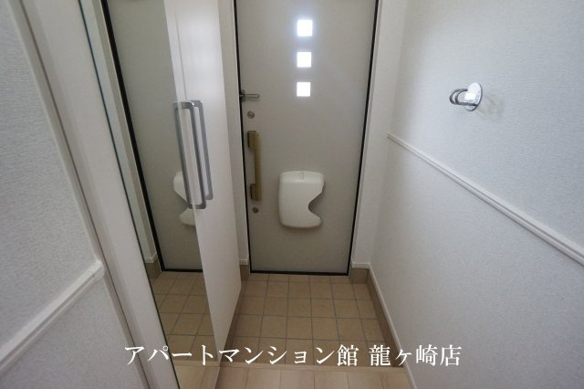 レフィナードＢの玄関