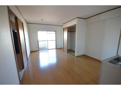 【居間・リビング】 | 錦プラザビル | 【即日案内可能】現地待ち合わせでも対応可能です。お部屋を気に入って頂ければ、当社特別価格をご提示しますので是非ご検討下さい♪
