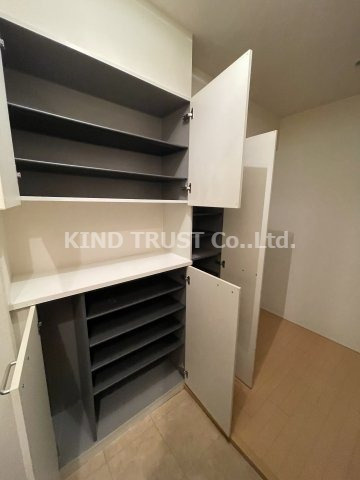 Ciel・D東梅田の玄関|お気に入りの靴をたくさん収納できます
