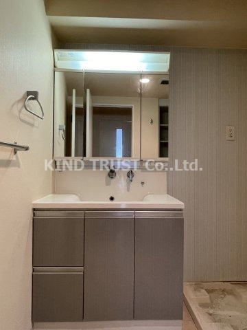 Ciel・D東梅田の独立洗面台|朝の支度にも助かる、独立の洗髪洗面化粧台