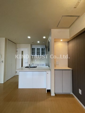 Ciel・D東梅田の居間・リビング|こちらのリビングで趣味の時間をお楽しみください