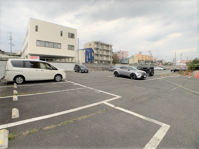 舘坂マンションＡの駐車場