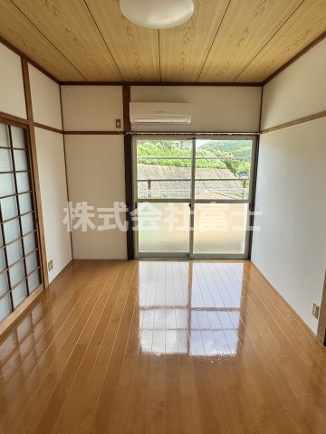 コアシコウチの洋室