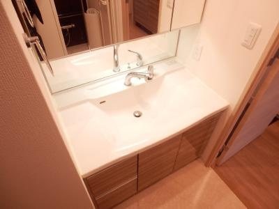 プレサンス京都四条烏丸響の独立洗面台