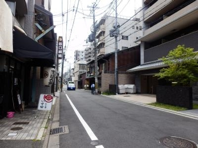 プレサンス京都四条烏丸響の周辺|前面道路
