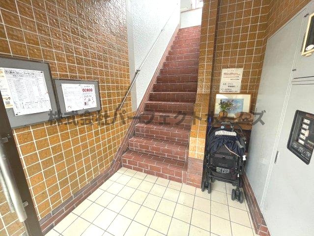 栄光サンプラザIのロビー|建物の内部です