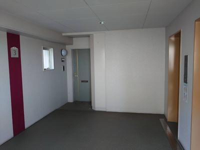 【玄関】 | ジークレフ加古川東 | エレベーターホールの横が玄関です。