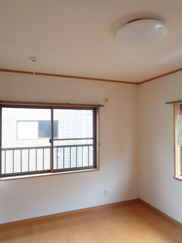 サンフィールドの洋室