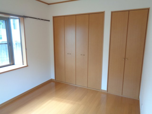 サンフィールドの洋室