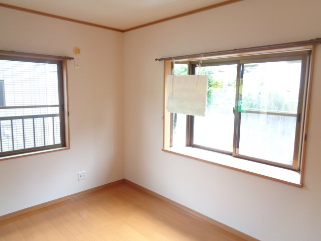 サンフィールドの洋室