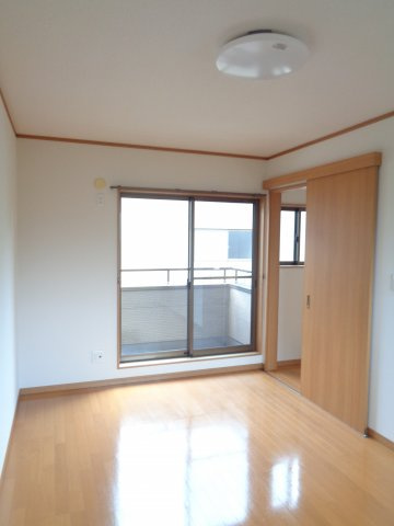 サンフィールドの洋室