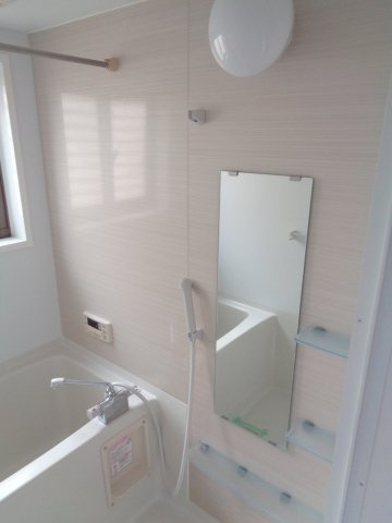 サンフィールドの浴室|追い炊き、浴室乾燥機ございます。