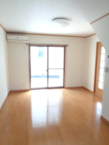 サンフィールドの居間・リビング|※掲載写真は過去分の為、現況を優先します。