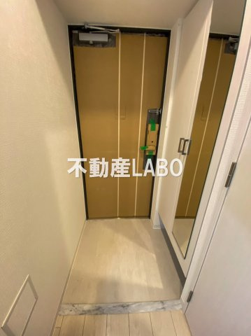 エスリード大阪ドームCERCAの玄関