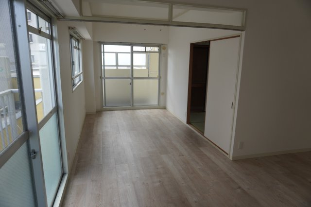 レジデンス内田橋の居間・リビング