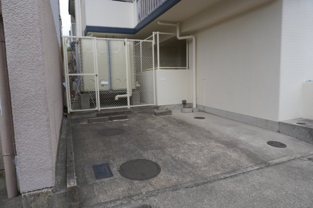 レジデンス内田橋の駐車場