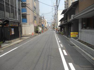 NEXT STAGE烏丸御池（ネクストステージ烏丸）の周辺|前面道路