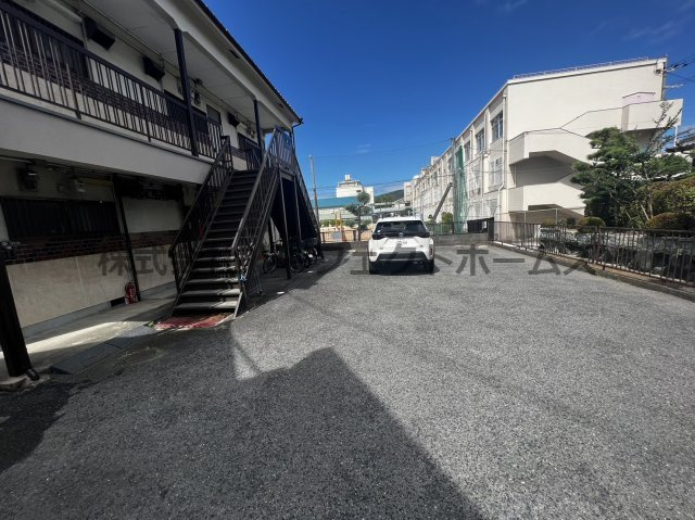 清水ハイツの駐車場|駐車場に車を止められます