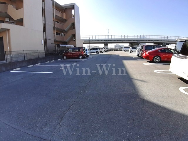 平成荘の駐車場