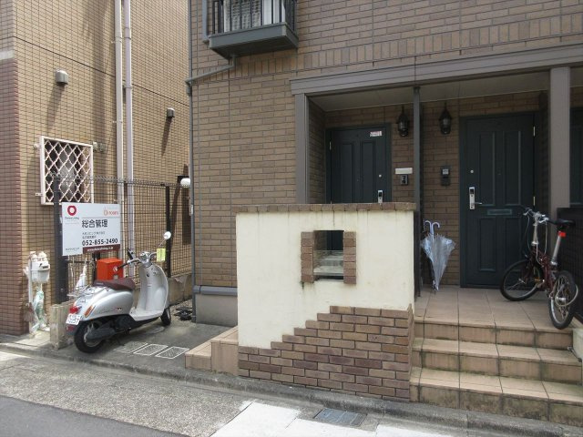CASA CHIKUSAのエントランス|CASA CHIKUSA