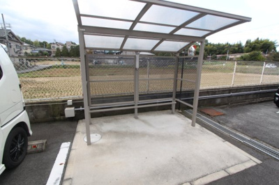 【その他共用部分】 | サニーホームズ池田Ⅱ | 駐輪場です