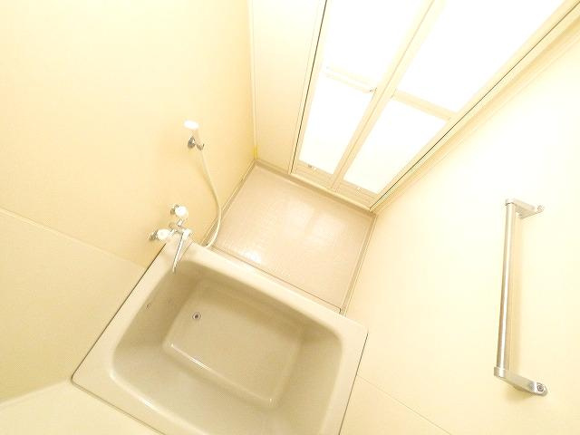 三和平城グランドパレスの浴室|きれいなお風呂です