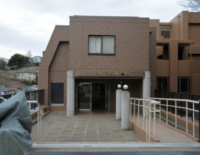 【外観】 | キャッスルマンション横浜三春台 | 総戸数４５戸、平成１０年１月築、管理人は日勤勤務につき管理体制良好です♪