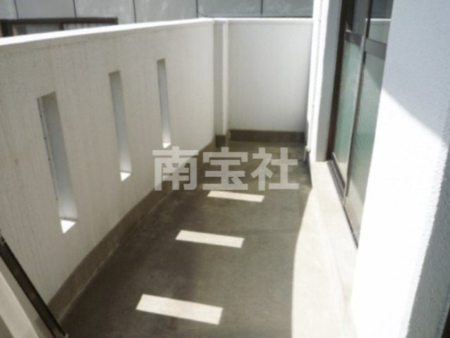 【バルコニー】