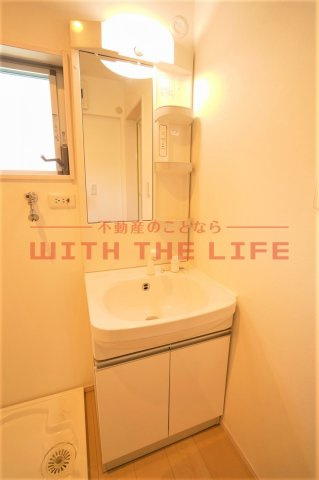 R-BOX津福III【キャッシュバック対象物件】の独立洗面台|独立洗面台、小物を置くことができて便利です