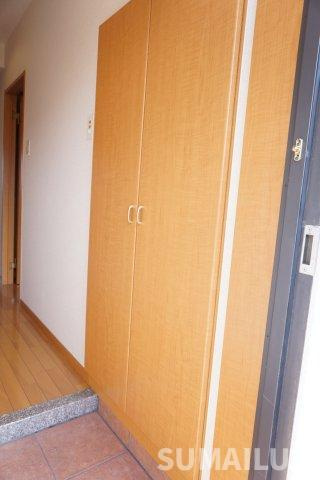 ラフィーネ長嶺の玄関