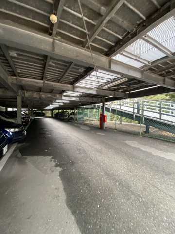 ベンタナヒルズ篠栗1号棟の駐車場