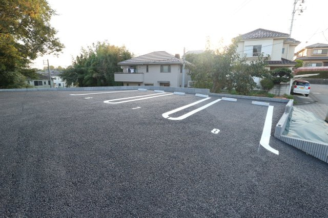 フォーレストガーデンの駐車場