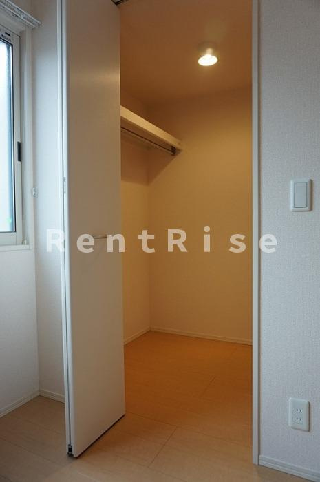 ロイヤルガーデン しおん館 Cの収納