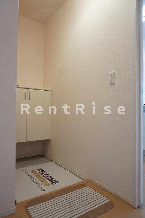 ロイヤルガーデン しおん館 Cのエントランス