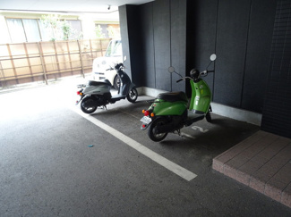 【駐車場】