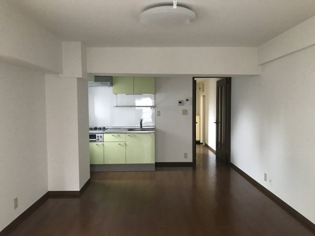 神南ペアシティの居間・リビング