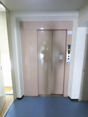 【その他共用部分】 | オアシスマンションプレジデント山王 | お買い物時やベビーカーの出し入れに便利なエレベーター付です。