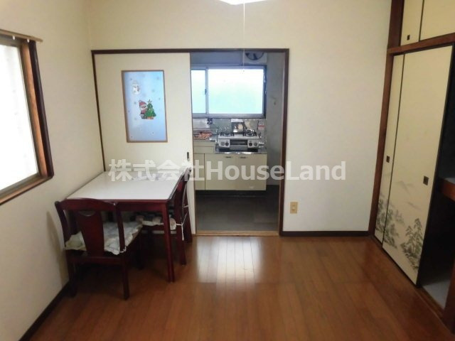 中之島アパートの洋室