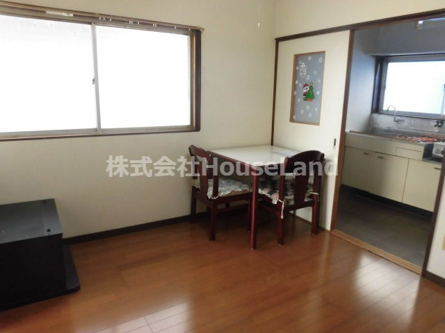 中之島アパートの居間・リビング