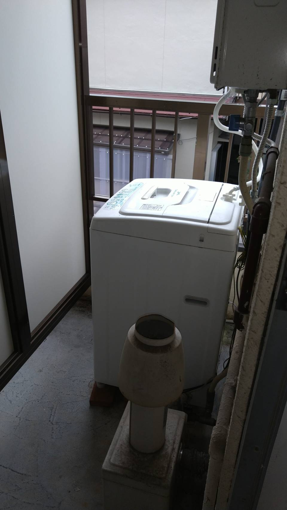 中之島アパートのバルコニー