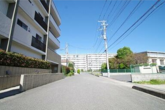 レリアコート新越谷の外観