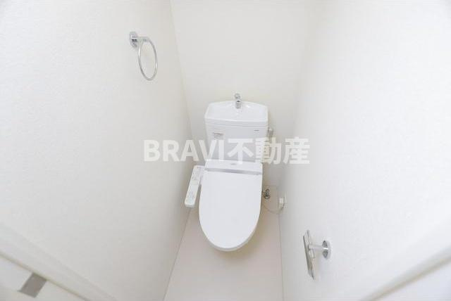 SERENiTE谷四　BRAVI不動産のトイレ