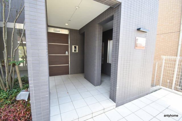リッシュテーレ　仲介手数料無料のエントランス