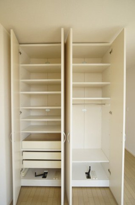 【収納】 | カーサ・ドマーニ | 移動式機能性クローゼットはお好きな位置に設置できます