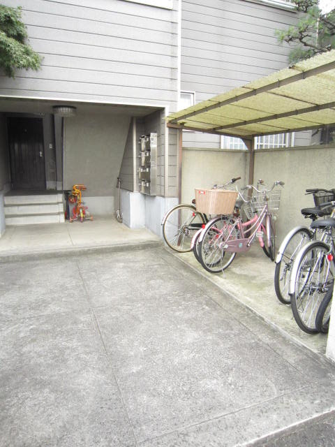 小畑川ハイツのエントランス|建物入口