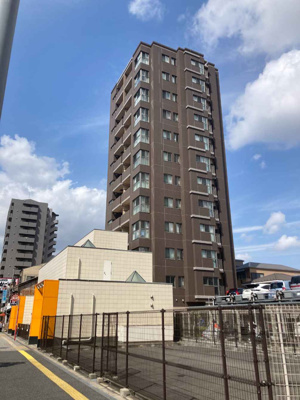 【外観】 | 新森駅前ザ・レジデンスWEST | ◎大阪メトロ今里筋線『新森古市』駅徒歩1分！！超駅近物件
◎スーパーが近く日々のお買い物が便利です。
◎小中学校が近くお子様の通学が安心ですね♪