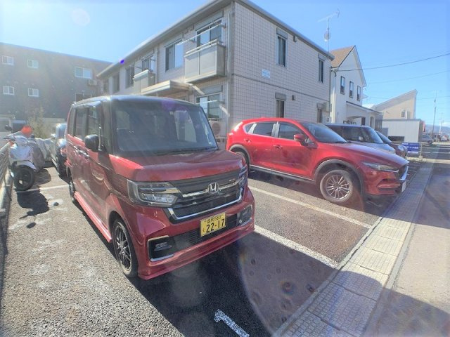 アドラブール2の駐車場